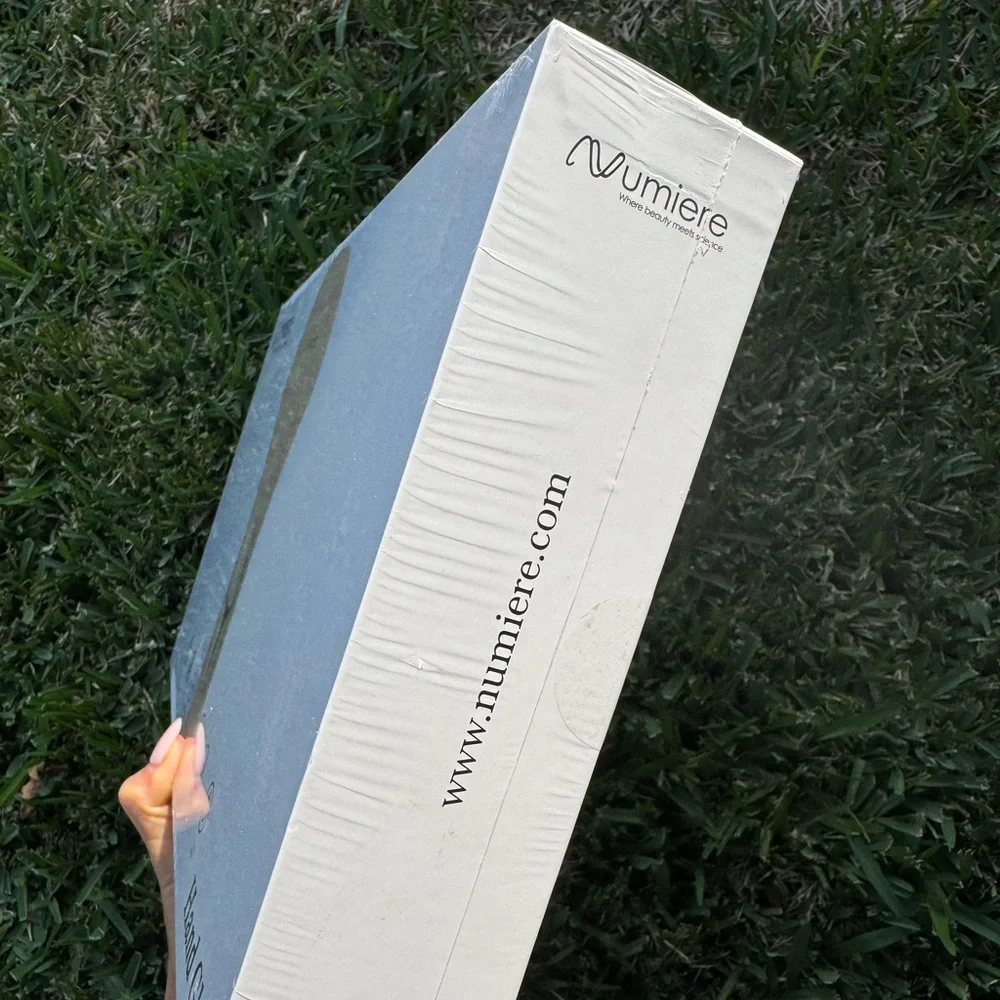 Numiere Glow LED Hand Mask - Picture 3 of 4